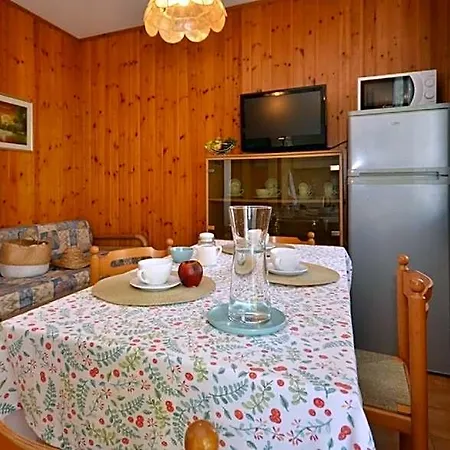 With A Wooden Design 600m From The Hotel 3*